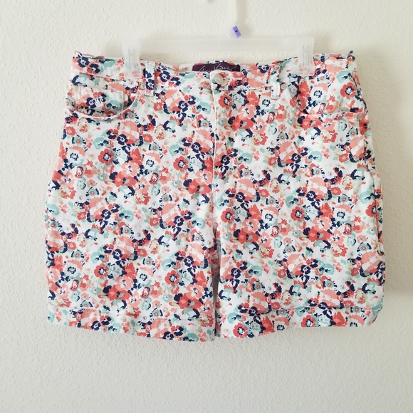 Gloria Vanderbilt Pants - Gloria Vanderbilt Floral Shorts
